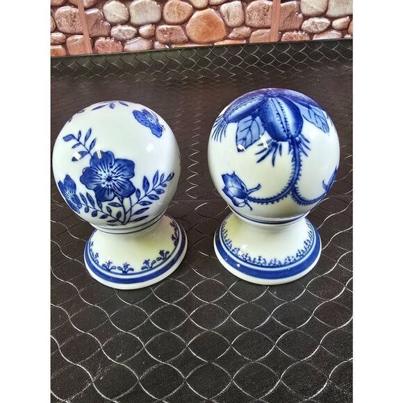 Blue and White Ball on Pedastal 3-Inch Blue & White Chinoiserie Style - Picture 2 of 7